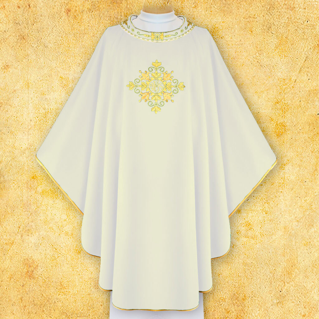 Chasuble liturgique brodée IHS écru