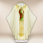 Chasuble liturgique brodée avec l'image de Saint Joseph