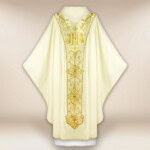 Chasuble liturgique brodée avec l'image de Saint Joseph