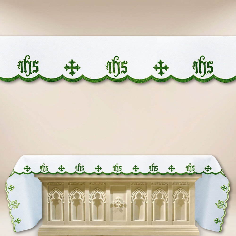 Nappe d’autel brodée liturgique