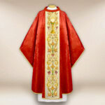 Chasuble brodée avec motif de calice