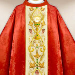 Chasuble brodée avec motif de calice
