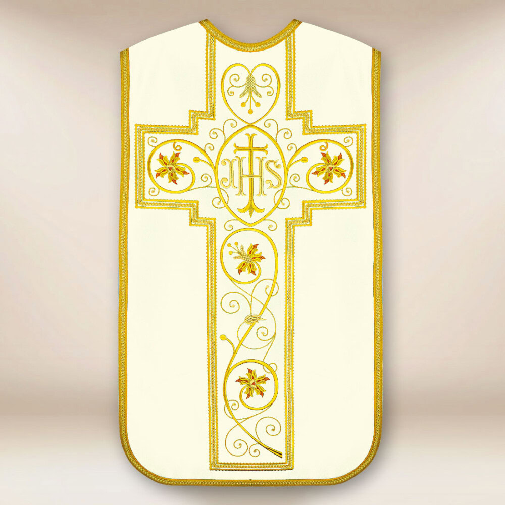 Chasuble romaine brodée avec IHS écru