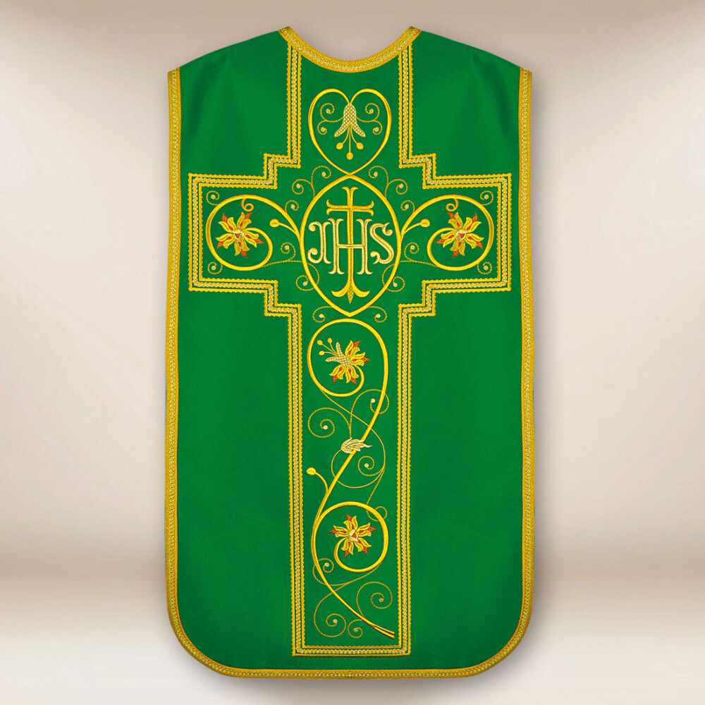 Chasuble romaine brodée avec IHS verte