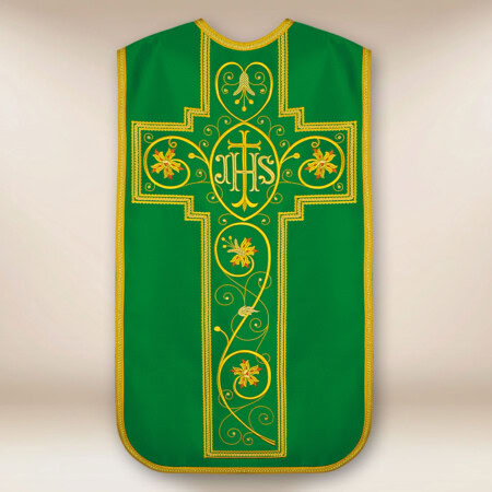 Chasuble romaine brodée avec IHS verte
