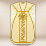 Chasuble romaine brodée ecru