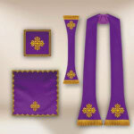 Chasuble romaine violette brodée