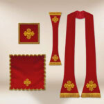 Chasuble romaine rouge brodée