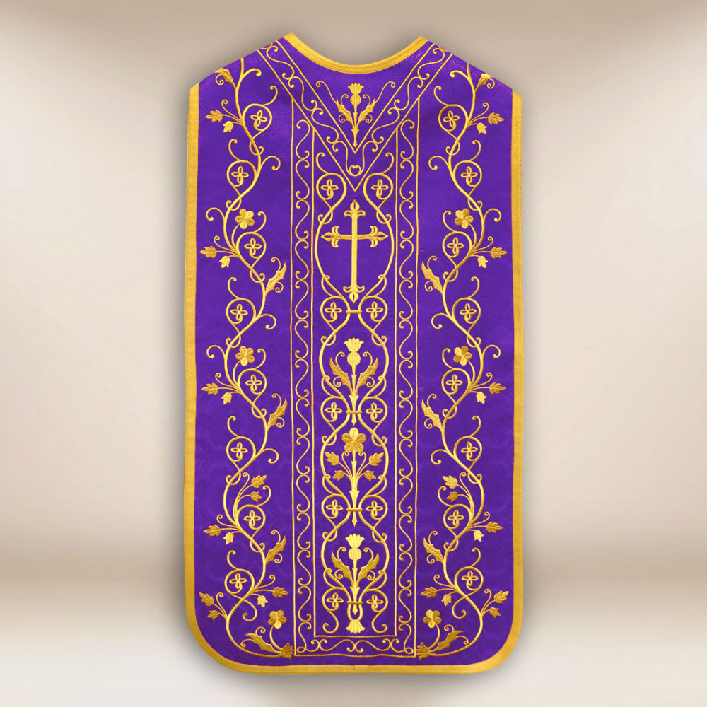 Chasuble romaine brodée en couleur violette