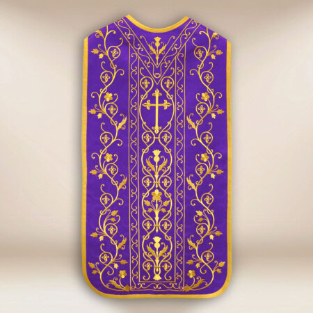 Chasuble romaine brodée en couleur violette