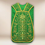 Chasuble romaine brodée en couleur verte