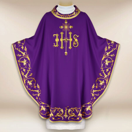 Chasuble brodée IHS violet