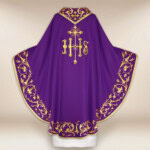 Chasuble brodée IHS violet
