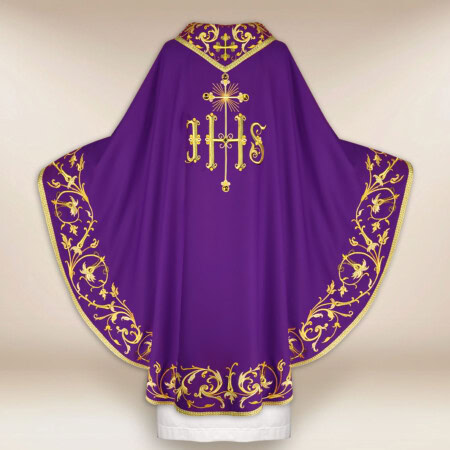 Chasuble brodée IHS violet