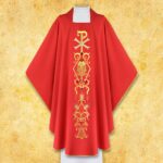 Chasuble liturgique avec motif PX rouge