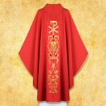 Chasuble liturgique avec motif PX rouge