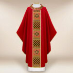 Chasuble liturgique rouge brodée