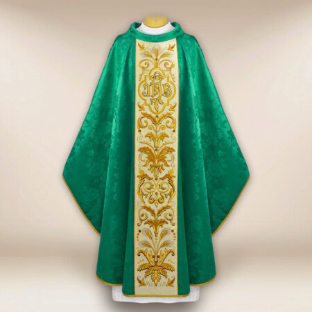 Chasuble brodée IHS verte