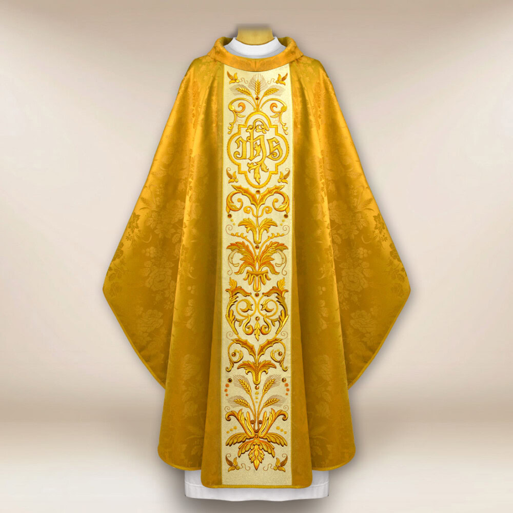 Chasuble brodée dorée IHS