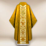 Chasuble brodée dorée IHS
