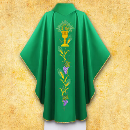Chasuble brodée avec Calice