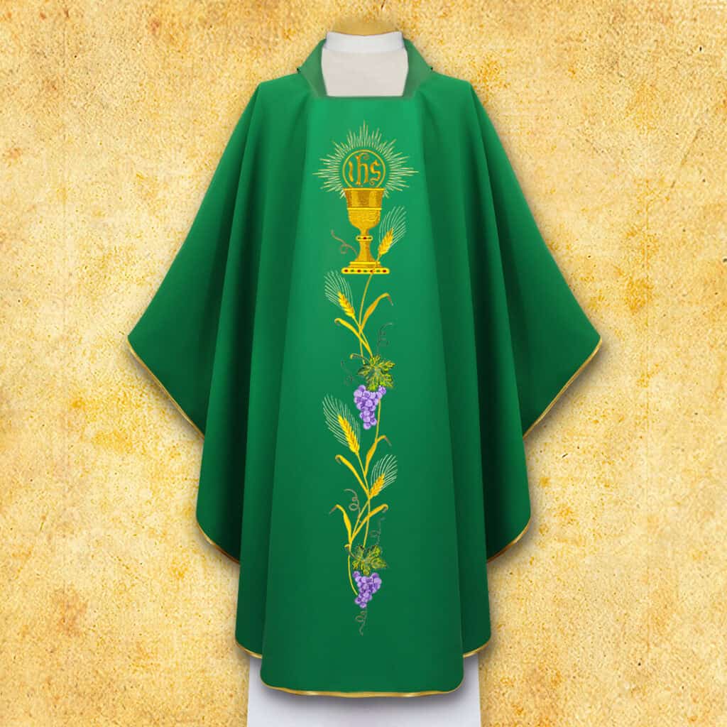 Chasuble brodée avec Calice