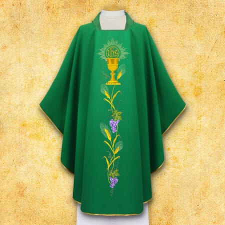 Chasuble brodée avec Calice