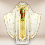 Chasuble brodée avec l'image de saint Joseph