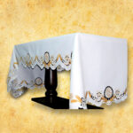 Nappe d’autel brodée 224x111cm