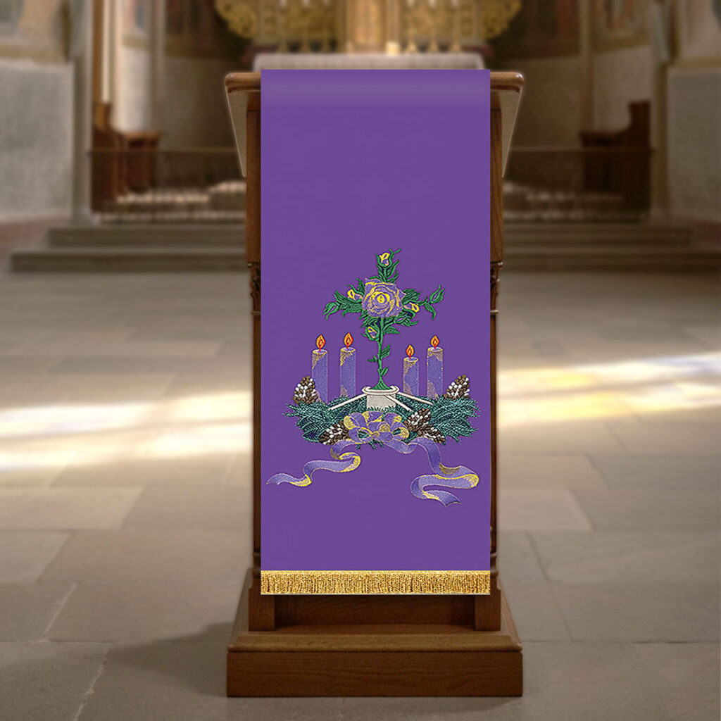 Parement d’ambon brodé de l’Avent