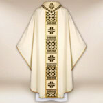 Chasuble liturgique écrue brodée