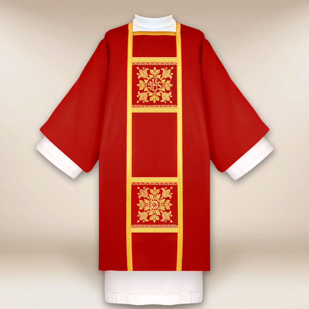 Dalmatique liturgique rouge brodée