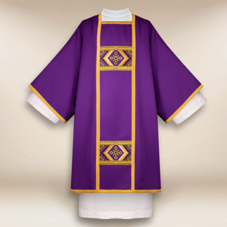 Dalmatique liturgique violette brodée