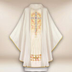 Chasuble brodée écrue avec calice