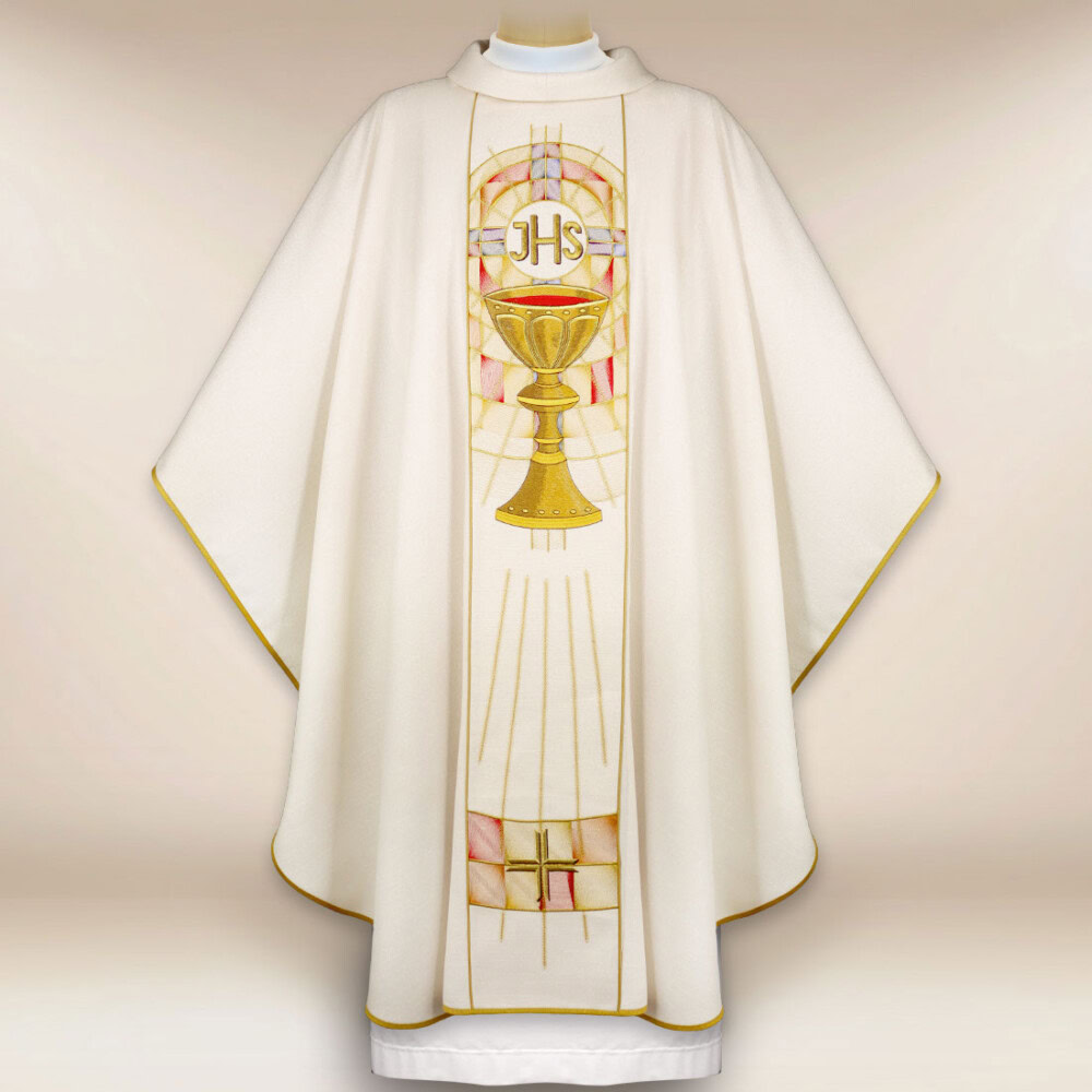 Chasuble brodée écrue avec calice