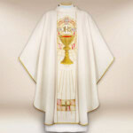 Chasuble brodée écrue avec calice