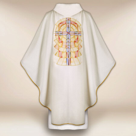Chasuble brodée écrue avec calice