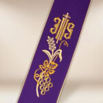 Étole brodée pour diacres violette