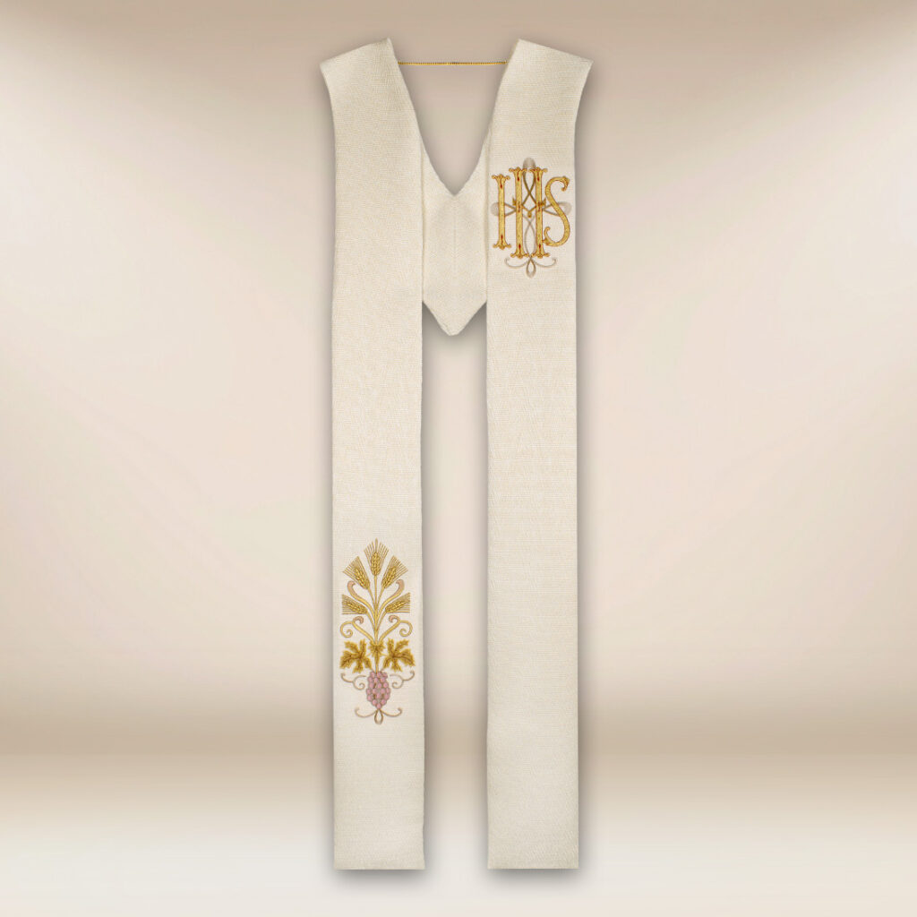 Étole brodée écrue avec IHS