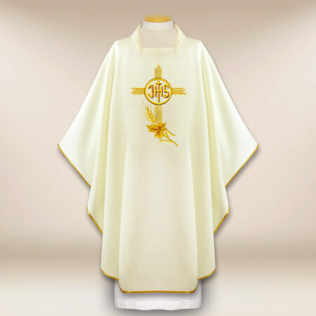 Chasuble liturgique brodée avec IHS écru