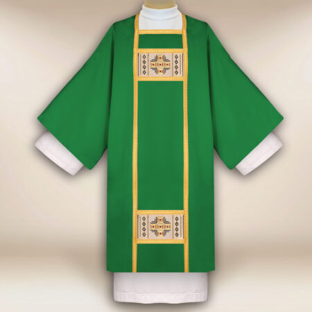 Dalmatique brodée verte avec croix