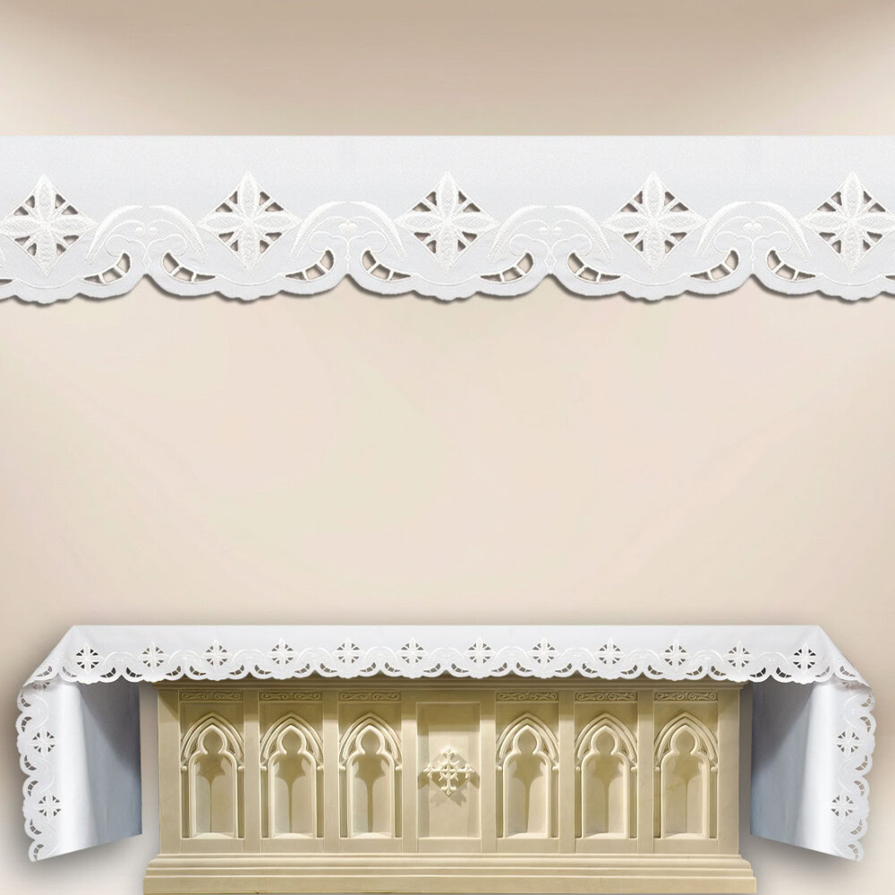 Nappe brodée Croix dans le Carré