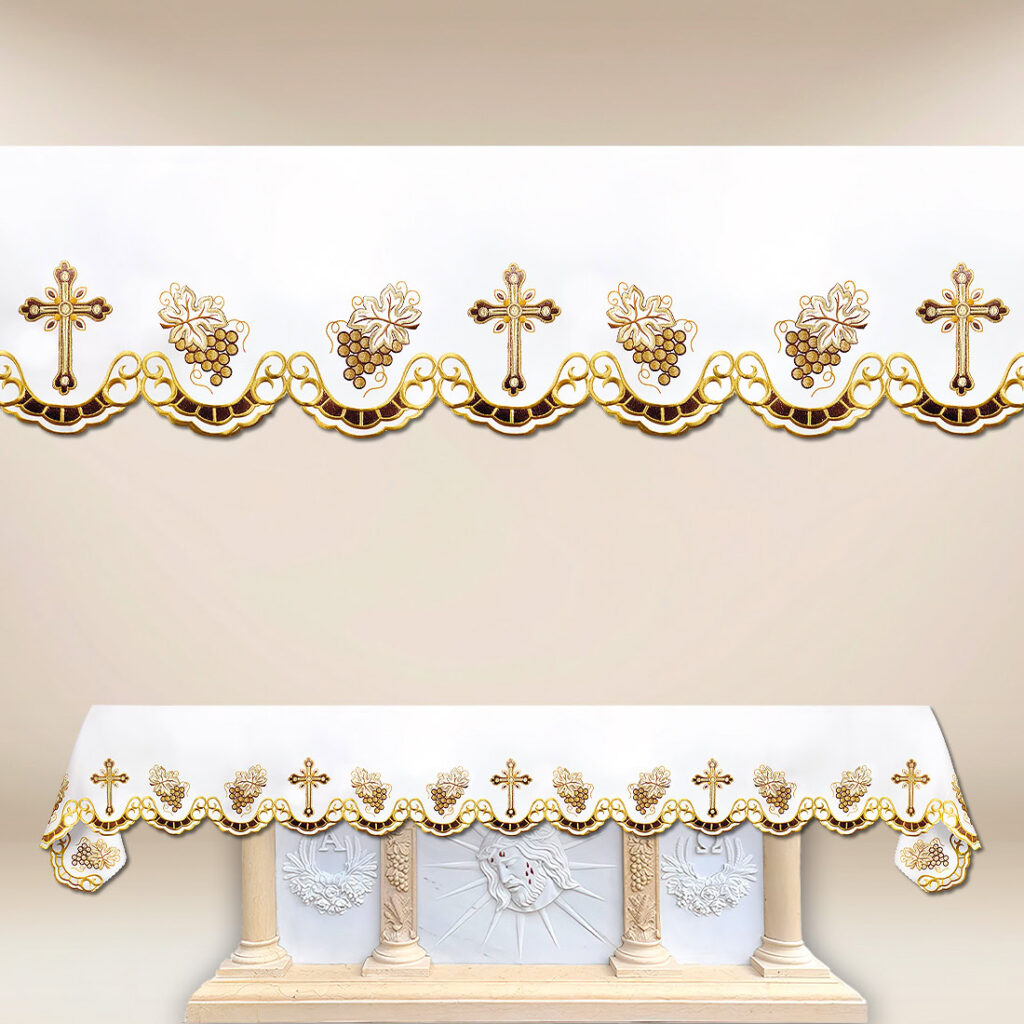 Nappe brodée avec broderie dorée