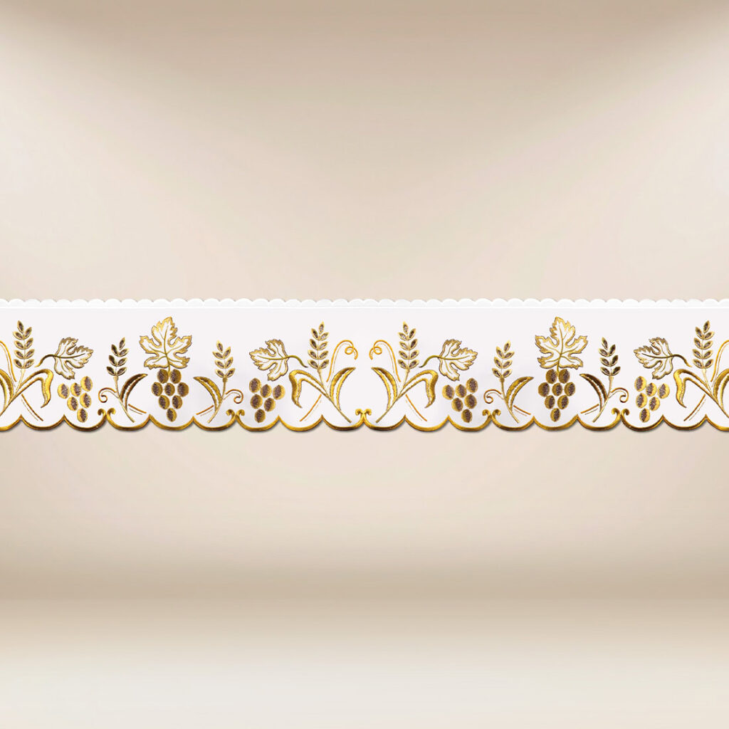 Dentelle d’autel brodée Alfa et Oméga