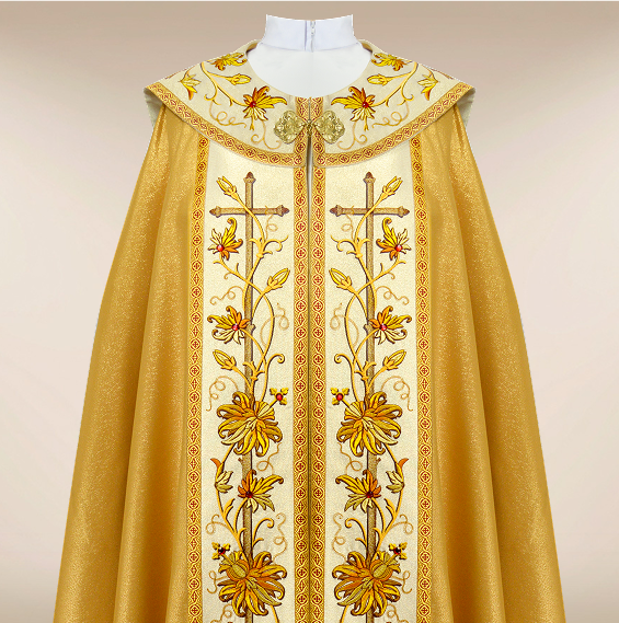 chasuble liturgique avec un motif central aux détails raffinés