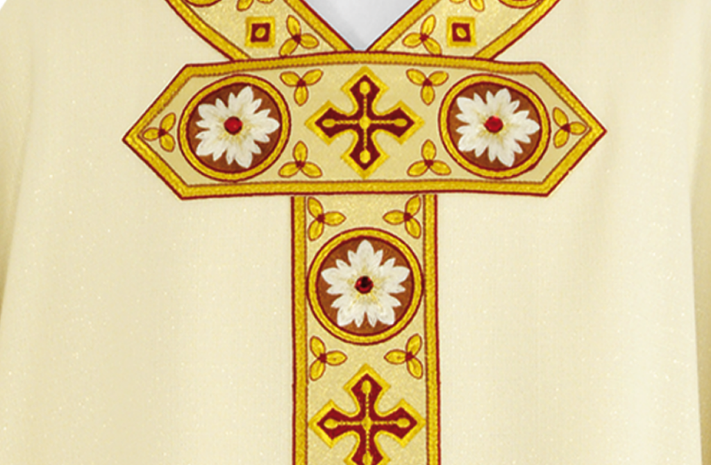 Croix liturgique brodée avec un motif eucharistique