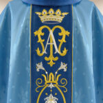 Chasuble liturgique brodée mariale