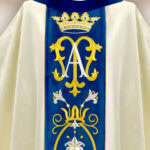 Chasuble liturgique brodée mariale