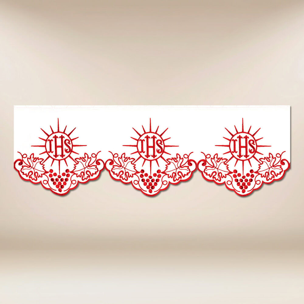 Dentelle brodée rouge