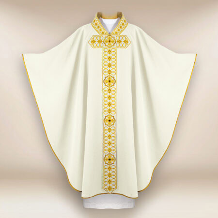 Chasuble brodée écru
